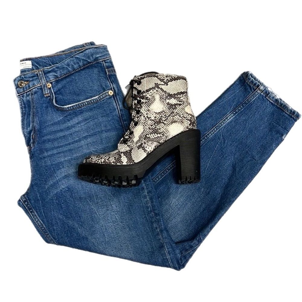 * Zara jeans